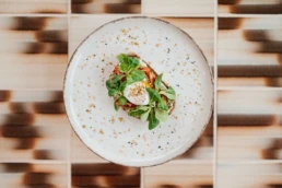 Casa Dawn poached egg van boven after gezien