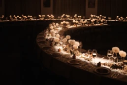 Kentucky Horsewear dinner opzet in spiraal opstelling, dimlicht, romantisch intieme setting