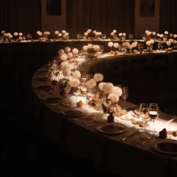 Kentucky Horsewear dinner opzet in spiraal opstelling, dimlicht, romantisch intieme setting