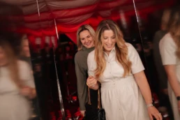 De vreugdevolle gasten van Kentucky horsvwear