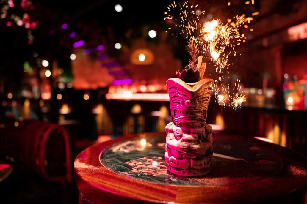 Rumclub utrecht tropische cocktail met vuur