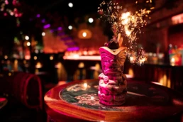 Rumclub utrecht tropische cocktail met vuur