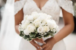 Klassiek trouwboeket Rotterdam witte rozen