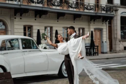 spontane trouwfotografie koppel lachend moment